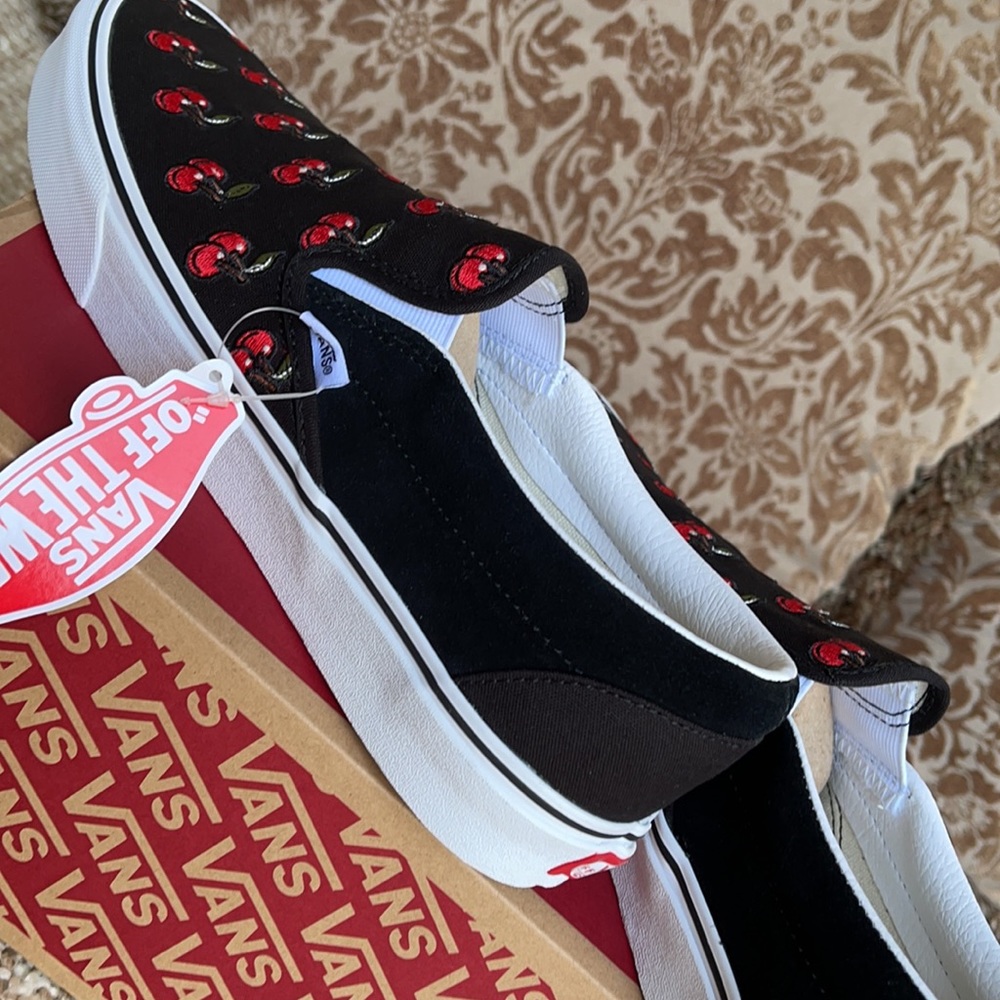 Vans Classic Slip On Cherries Black men’s - Picture 15 of 16